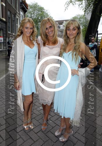 Amsterdam 20 juni 2015 
Trouwen Kimberley Klaver en Bas Schothorst in de Duif in Amsterdam. Melody Patricia en Stephanie Klaver