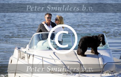 Weesp 16 juni 2015
Jurgen Smit en Milika Peterzon en hond romatisch op de vecht aan het varen met hun boot.
