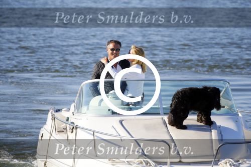 Weesp 16 juni 2015
Jurgen Smit en Milika Peterzon en hond romatisch op de vecht aan het varen met hun boot.