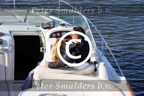 Weesp 16 juni 2015
Jurgen Smit en Milika Peterzon en hond romatisch op de vecht aan het varen met hun boot.