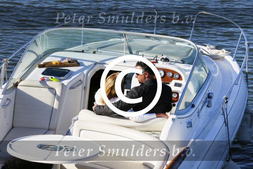 Weesp 16 juni 2015
Jurgen Smit en Milika Peterzon en hond romatisch op de vecht aan het varen met hun boot.