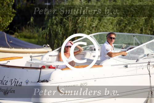 Nigtevecht 13 augustus 2015
Jurgen Smit en Milika Peterzon varen met hun boot en hond op de vecht.