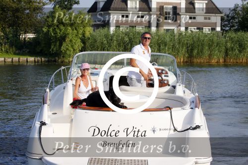 Nigtevecht 13 augustus 2015
Jurgen Smit en Milika Peterzon varen met hun boot en hond op de vecht.