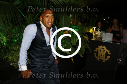 ibiza 7 augustus 2015
Maurice Mobetie (Momo) de ex vriend van Sylvie Meis wordt geintervieuwd voor het duitse blad Gala in zijn club Cavalli ibiza