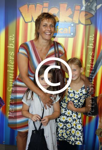 Rotterdam 9 augustus 2015
Edwin Smulders Johnny de Mol en Tomas v d Broek tijdens opnames van het rtl programma Down met Johnny. We gingen naar de premiere naar Wickie de Viking in het nieuwe Luxor. Mylene dâ€™Anjou  met kinderen