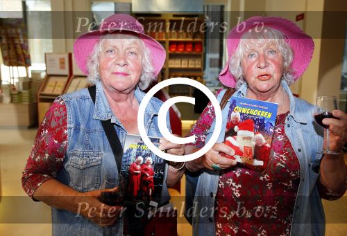 Amsterdam 12 juni 2015 
Presentatie boek Thijs Romer en nieuwe tijdschrift Wendy v Dijk. Ook Katja Schuurman is aanwezig alsmede de ouders en broer van Thijs.  De presentatie was in het nieuwe pand van Scheltema aan het Rokin. Martine en Louise Fokkens ouwe hoeren