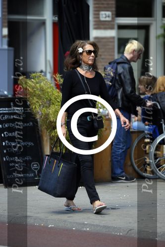 Amsterdam 15 en 18 juli 2015
Patricia Steur verlaat haar huis en gaat boodschappen doen.