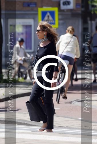 Amsterdam 15 en 18 juli 2015
Patricia Steur verlaat haar huis en gaat boodschappen doen.