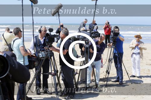 Wassenaar 10 juli 2015
Fotouurtje met Koningin Maxima Koning Willem Alexander en de prinsesjes Amalia Alexia en Ariane op het strand van Wassenaar. pers