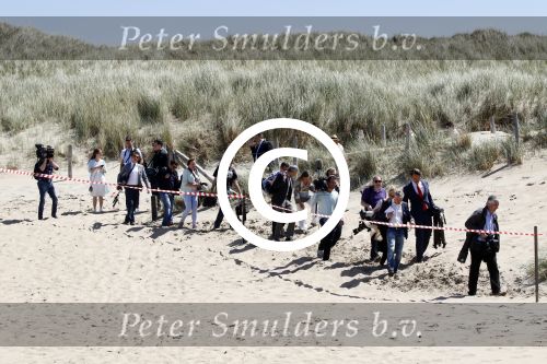 Wassenaar 10 juli 2015
Fotouurtje met Koningin Maxima Koning Willem Alexander en de prinsesjes Amalia Alexia en Ariane op het strand van Wassenaar. pers