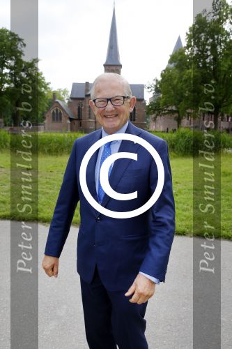 Haarzuilens 17 juni 2015
Haringparty op kasteel de Haar. Pieter v Vollenhoven met zoon Floris en ...
