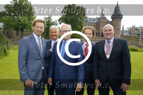 Haarzuilens 17 juni 2015
Haringparty op kasteel de Haar. Pieter v Vollenhoven met zoon Floris en Frank Houben Jr.