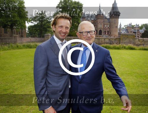 Haarzuilens 17 juni 2015
Haringparty op kasteel de Haar. Pieter v Vollenhoven met zoon Floris en ...