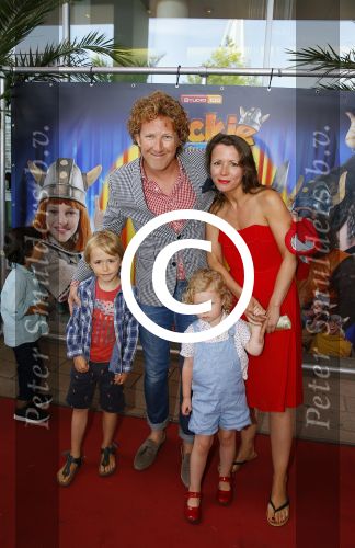 Rotterdam 9 augustus 2015
Edwin Smulders Johnny de Mol en Tomas v d Broek tijdens opnames van het rtl programma Down met Johnny. We gingen naar de premiere naar Wickie de Viking in het nieuwe Luxor. Pim Muda met gezin