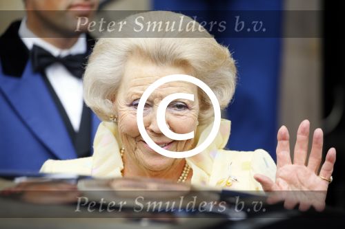 Amsterdam 2 juli 2015  
Prinses Baetrix vertrekt in haar verlengde Volvo bij het paleis.