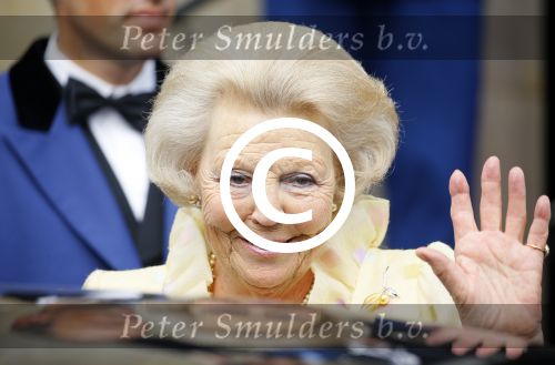 Amsterdam 2 juli 2015  
Prinses Baetrix vertrekt in haar verlengde Volvo bij het paleis.