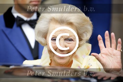 Amsterdam 2 juli 2015  
Prinses Baetrix vertrekt in haar verlengde Volvo bij het paleis.