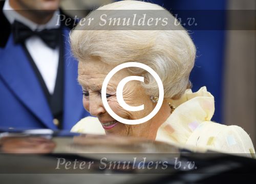 Amsterdam 2 juli 2015  
Prinses Baetrix vertrekt in haar verlengde Volvo bij het paleis.