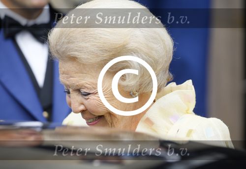 Amsterdam 2 juli 2015  
Prinses Baetrix vertrekt in haar verlengde Volvo bij het paleis.