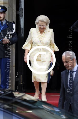 Amsterdam 2 juli 2015  
Prinses Baetrix vertrekt in haar verlengde Volvo bij het paleis.