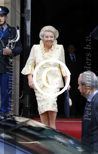 Amsterdam 2 juli 2015  
Prinses Baetrix vertrekt in haar verlengde Volvo bij het paleis.