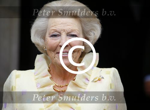 Amsterdam 2 juli 2015  
Prinses Baetrix vertrekt in haar verlengde Volvo bij het paleis.