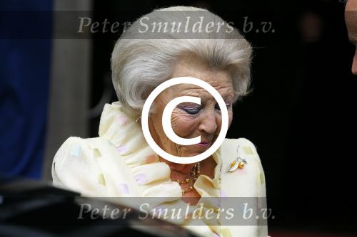 Amsterdam 2 juli 2015  
Prinses Baetrix vertrekt in haar verlengde Volvo bij het paleis.