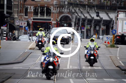 Amsterdam 16 juni 2015
Prinses Beatrix en Koning Willem Alexander arriveren bij het paleis op de dam.