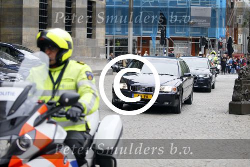 Amsterdam 16 juni 2015
Prinses Beatrix en Koning Willem Alexander arriveren bij het paleis op de dam.