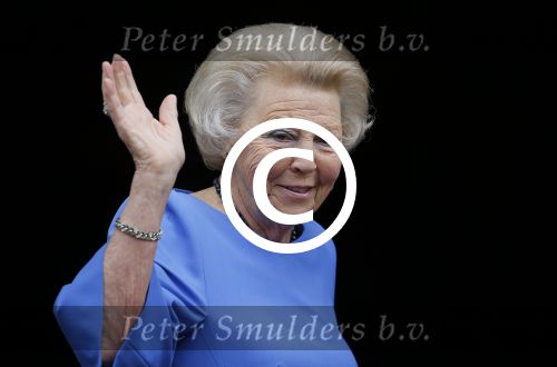 Amsterdam 16 juni 2015
Prinses Beatrix en Koning Willem Alexander arriveren bij het paleis op de dam.