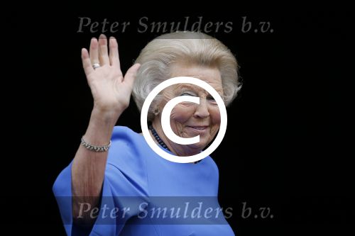 Amsterdam 16 juni 2015
Prinses Beatrix en Koning Willem Alexander arriveren bij het paleis op de dam.