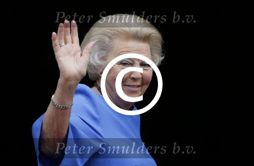 Amsterdam 16 juni 2015
Prinses Beatrix en Koning Willem Alexander arriveren bij het paleis op de dam.