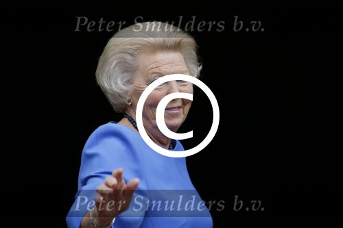 Amsterdam 16 juni 2015
Prinses Beatrix en Koning Willem Alexander arriveren bij het paleis op de dam.