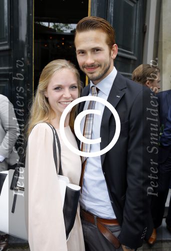 Amsterdam 20 juni 2015 
Trouwen Kimberley Klaver en Bas Schothorst in de Duif in Amsterdam. Raynor Arkenbout met vriendin