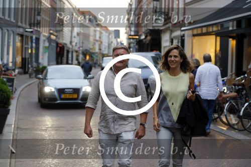 Den Haag 16 juli 2015
Verjaardagsfeestje Frits Huffnagel in Den Haag. Rene Mioch met vriendin