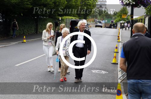 Wimbledon 7 juli 2015
Richard Branson en zijn moeder Eva arriveren bij het tennis tournooi van Wimbledon.
