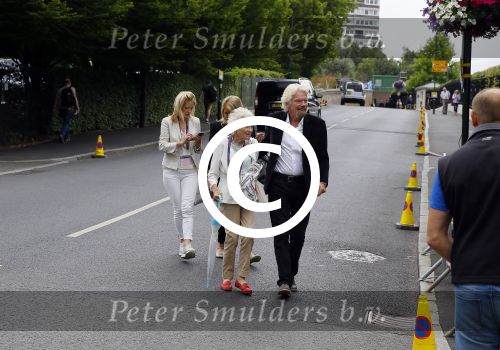 Wimbledon 7 juli 2015
Richard Branson en zijn moeder Eva arriveren bij het tennis tournooi van Wimbledon.