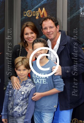 Amsterdam 20 juni 2015
Premiere Code M in het nieuwe de la mar met oa Senna Borsato. Robert Leroy met vrouw en kinderen