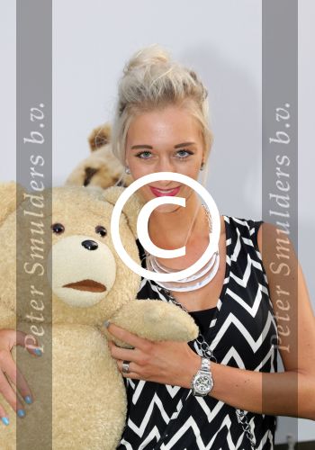 Amsterdam, 3 Augustus 2015
Premiere Speelfilm TED2
Romy Krommert  met een vriendin