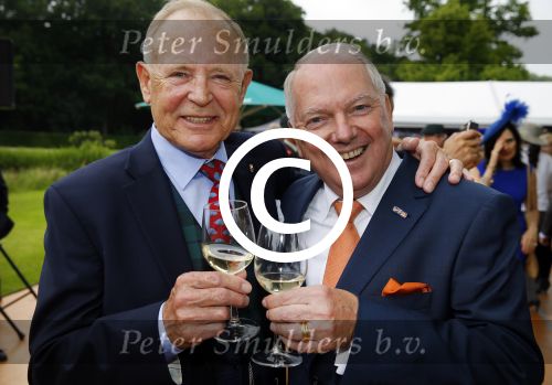 Haarzuilens 17 juni 2015
Haringparty op kasteel de Haar. Ronnie Tober en Jan Jochems