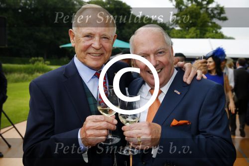 Haarzuilens 17 juni 2015
Haringparty op kasteel de Haar. Ronnie Tober en Jan Jochems