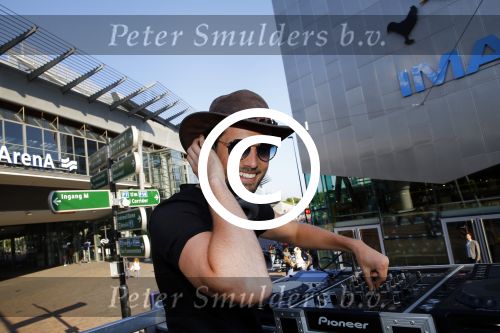 Amsterdam 10 juni 2015
Premiere Jurassic world in pathe arena. Ruud Feltkamp is aanwezig als dj.