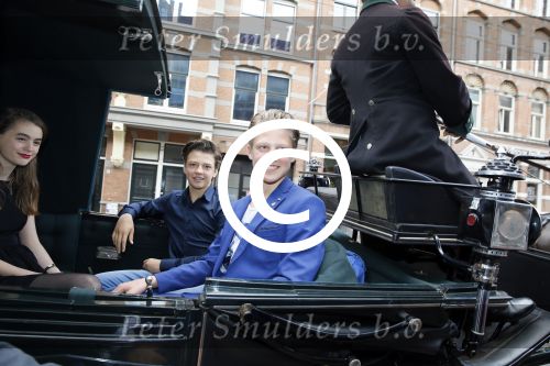 Amsterdam 20 juni 2015
Premiere Code M in het nieuwe de la mar met oa Senna Borsato.
Marco Leontine Luca en Jada Borsato met hun vriendjes en vriendinnetjes