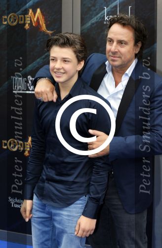 Amsterdam 20 juni 2015
Premiere Code M in het nieuwe de la mar met oa Senna Borsato.
Marco Leontine Luca en Jada Borsato met hun vriendjes en vriendinnetjes