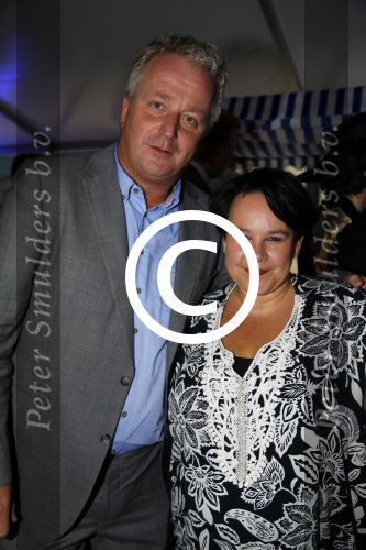 Haarzuilens 17 juni 2015
Haringparty op kasteel de Haar. Sharon Dijksma met man