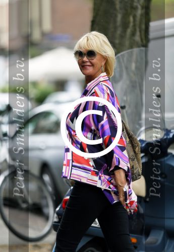 Amsterdam 12 augustus 2015  
Sheila de Vries op de cornelis schuytstraat