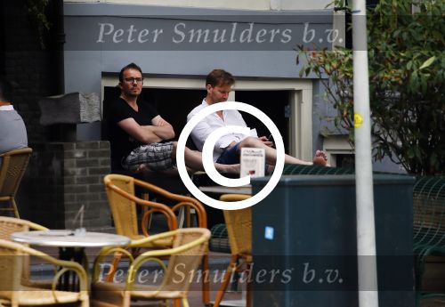 Amsterdam 12 juli 2015
Sipke Jan Bousema met vriend voor hun huis.