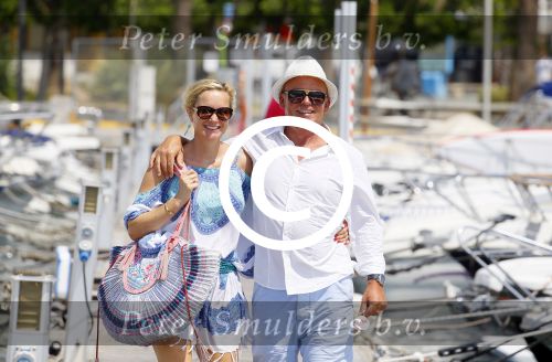 Ibiza Sant Antonio 24 juli 2015
Jan Reus en zijn vrouw Sonja Bakker samen op vakantie op ibiza.