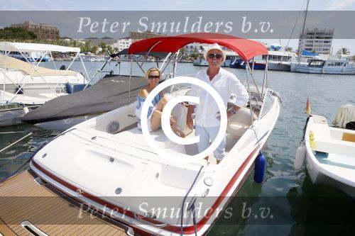 Ibiza Sant Antonio 24 juli 2015
Jan Reus en zijn vrouw Sonja Bakker samen op vakantie op ibiza.