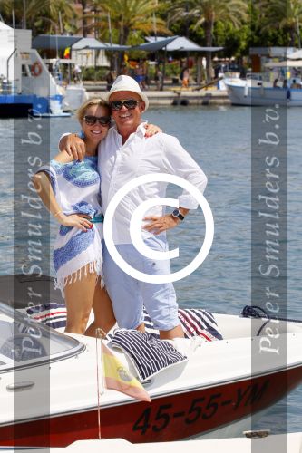 Ibiza Sant Antonio 24 juli 2015
Jan Reus en zijn vrouw Sonja Bakker samen op vakantie op ibiza.